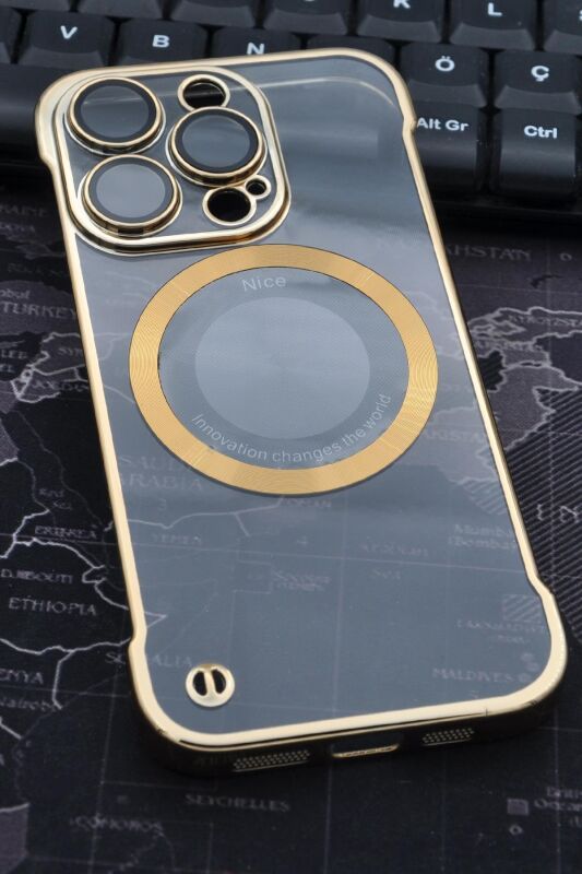 iPhone 13 Pro Uyumlu Altın Sarı Gold Renkli İnce Kenarlı Şeffaf Sert Kapak Kılıf - 1